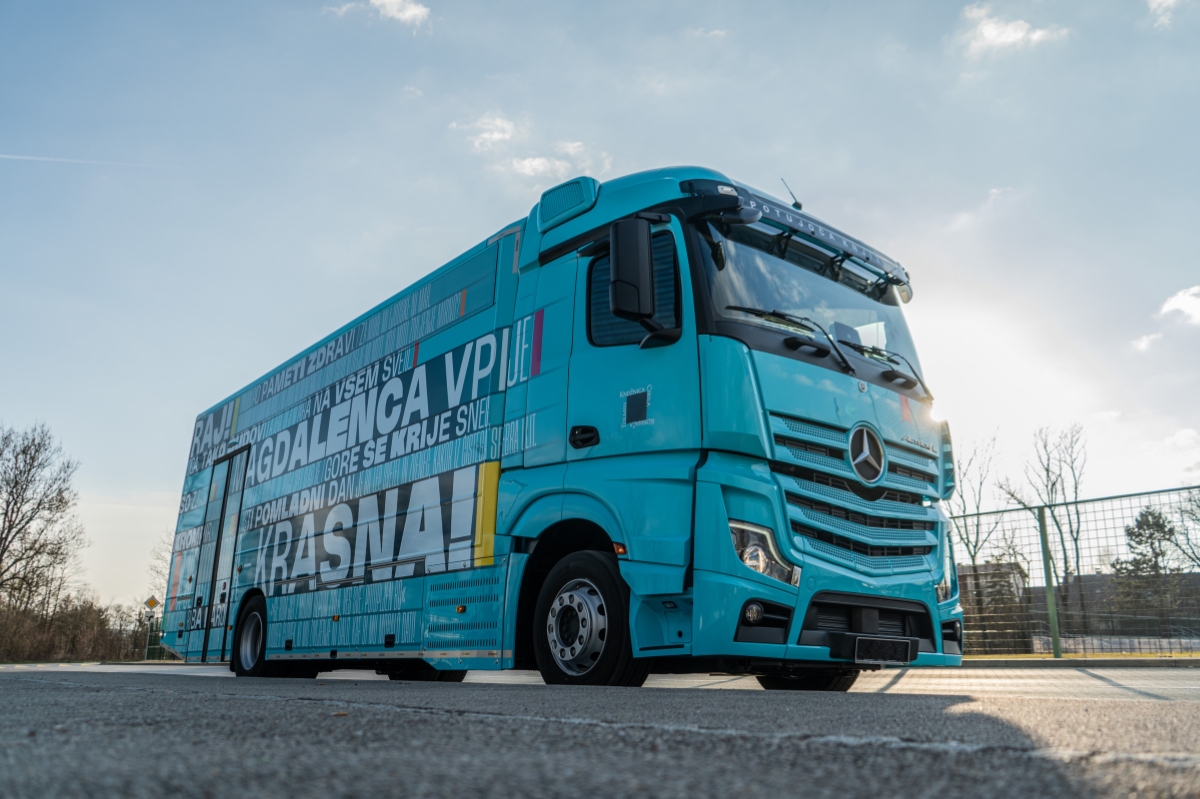 Mercedes-Benz Actros | Mobile Library - slika 7